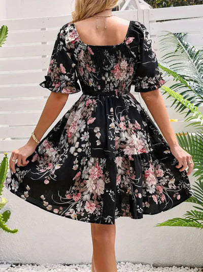 Verzauberndes Blumenkleid mit graziösem Fall für Damen