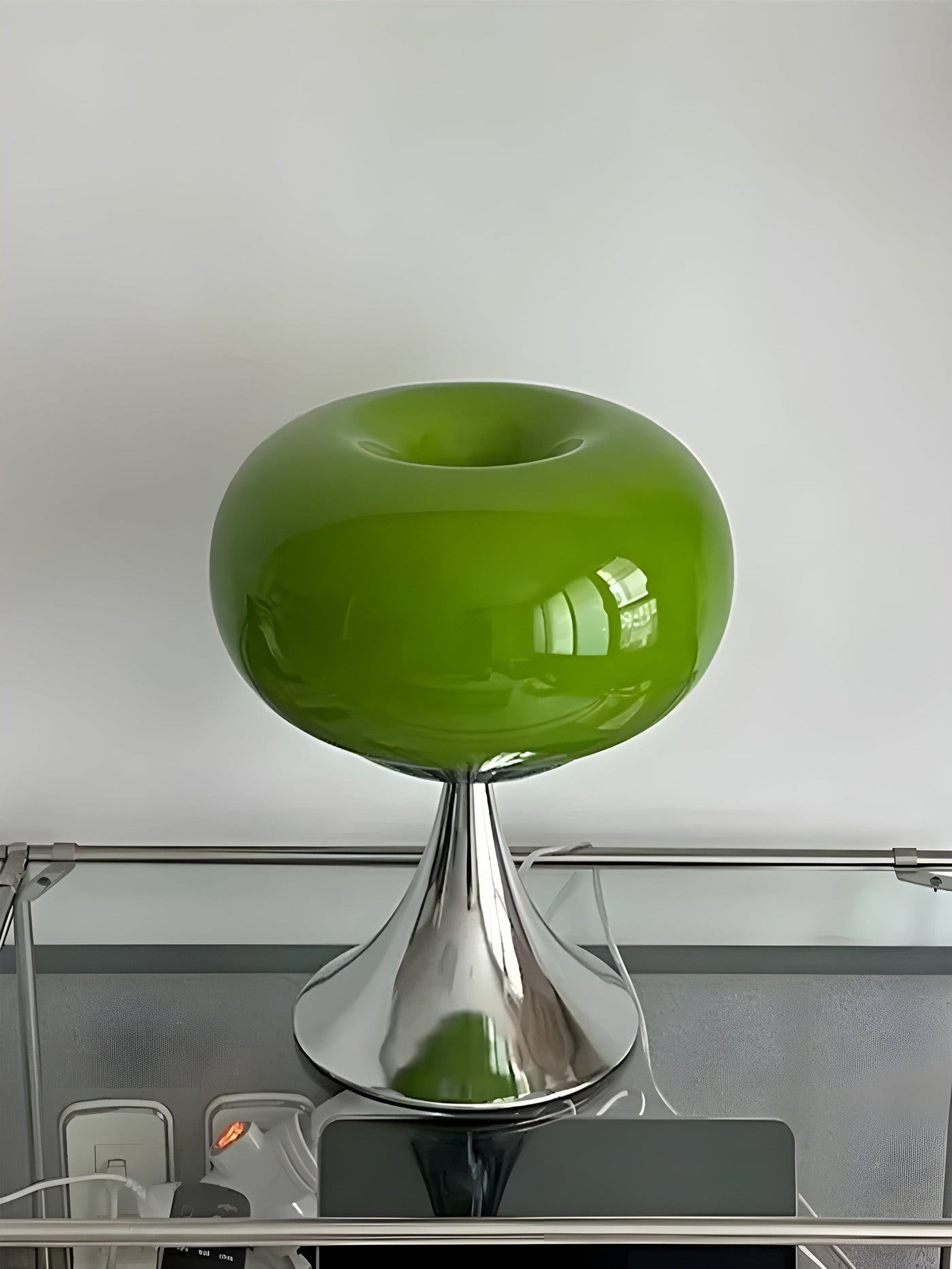 SereneCrystal Lamp - Elegante Retro Tischlampe