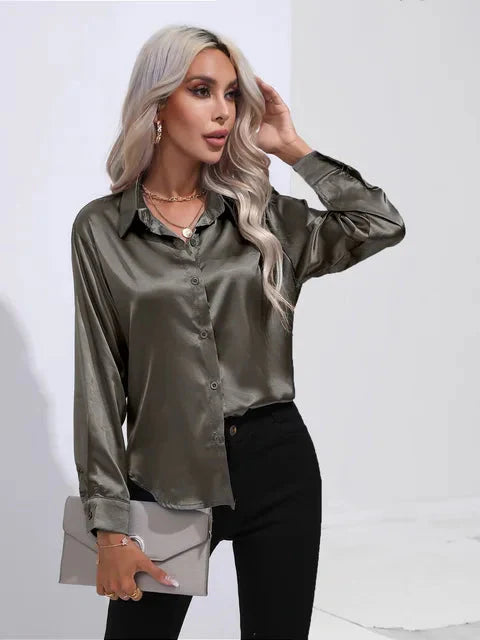 Elegante Satinbluse mit weitem Schnitt und langen Ärmeln für Frauen