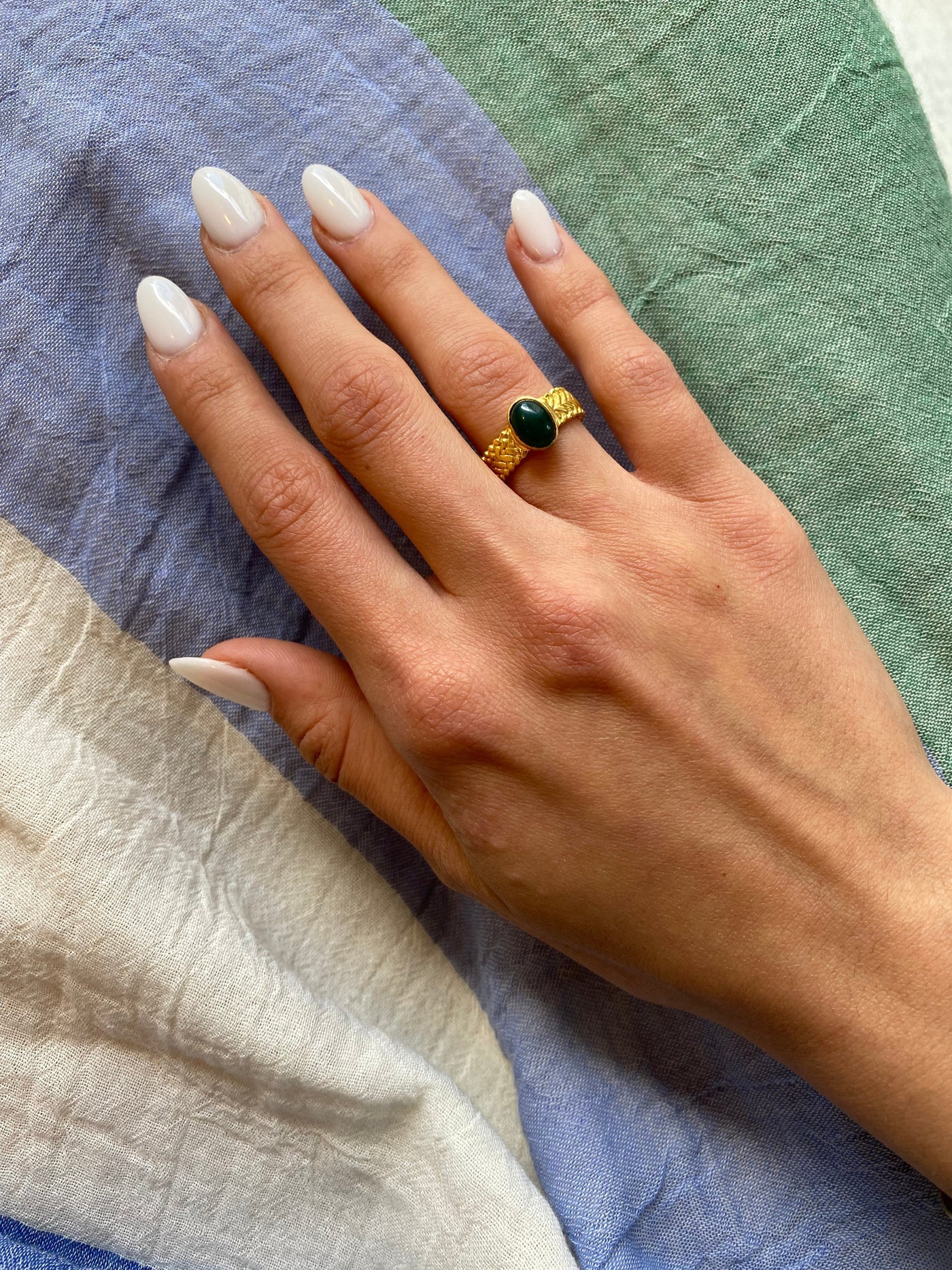 Goldfarbener Ring mit Strukturierter Oberfläche Für Frauen