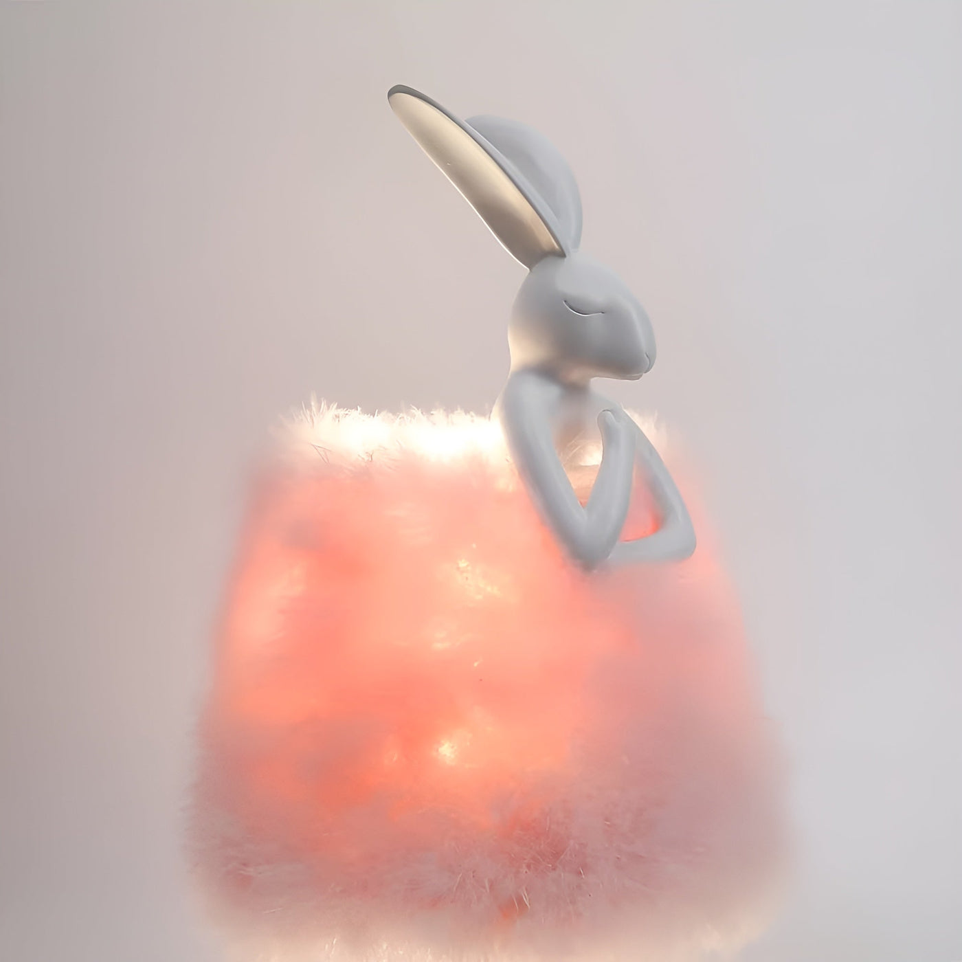 FluffRabbit Lampe - Elegante Kaninchen Tischlampe mit Feder