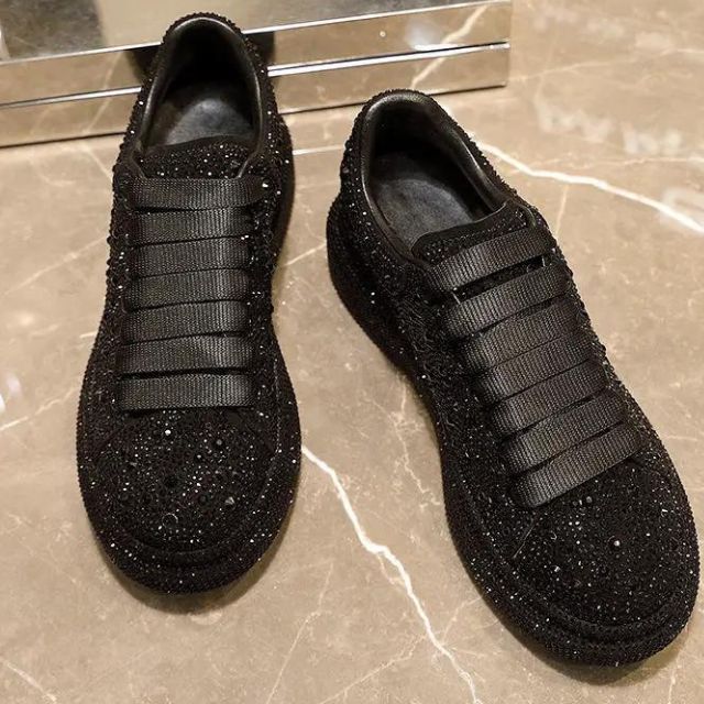 Lauren- Glitzernde Sneaker mit Kristallverzierungen