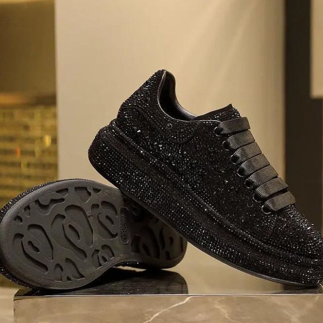 Lauren- Glitzernde Sneaker mit Kristallverzierungen