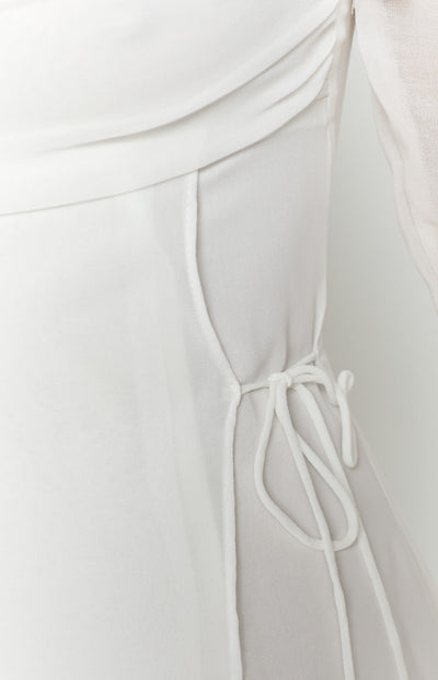 Constanza - Weißes Minikleid mit langen Ärmeln