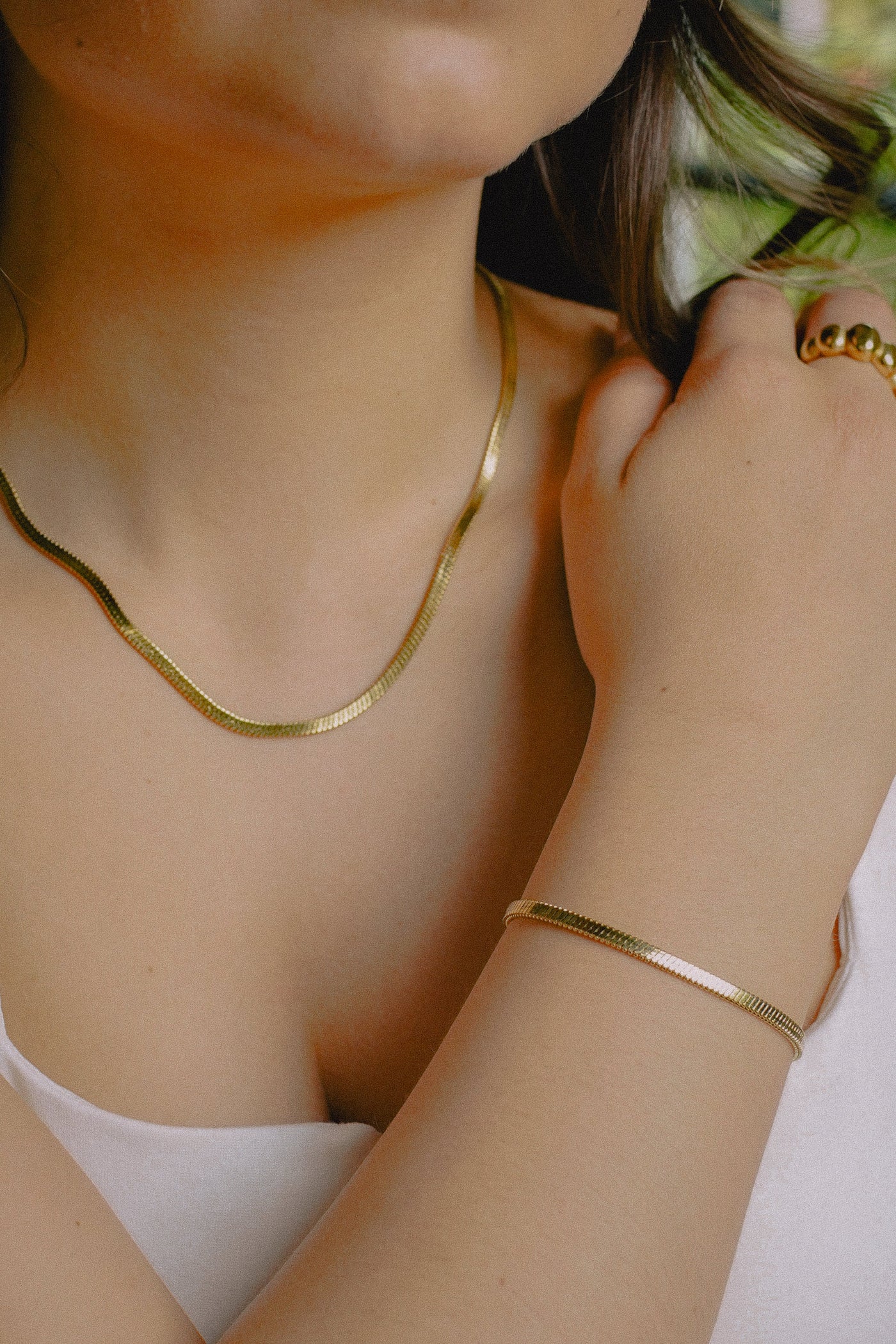 Elegantes Goldenes Fischgrätenarmband Für Frauen