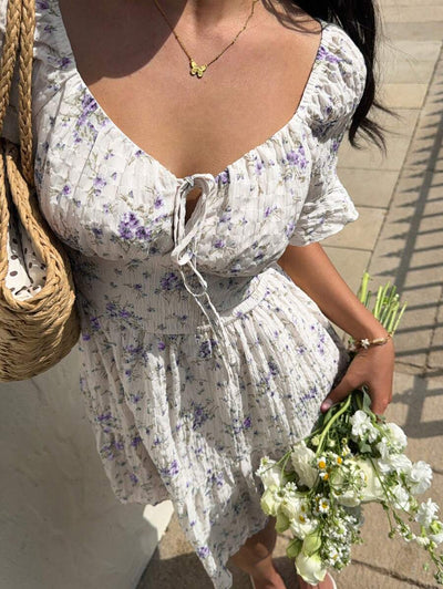 Nora – Blaues Blumenkleid Damen Kurzarm Sommer Urlaub Lässig