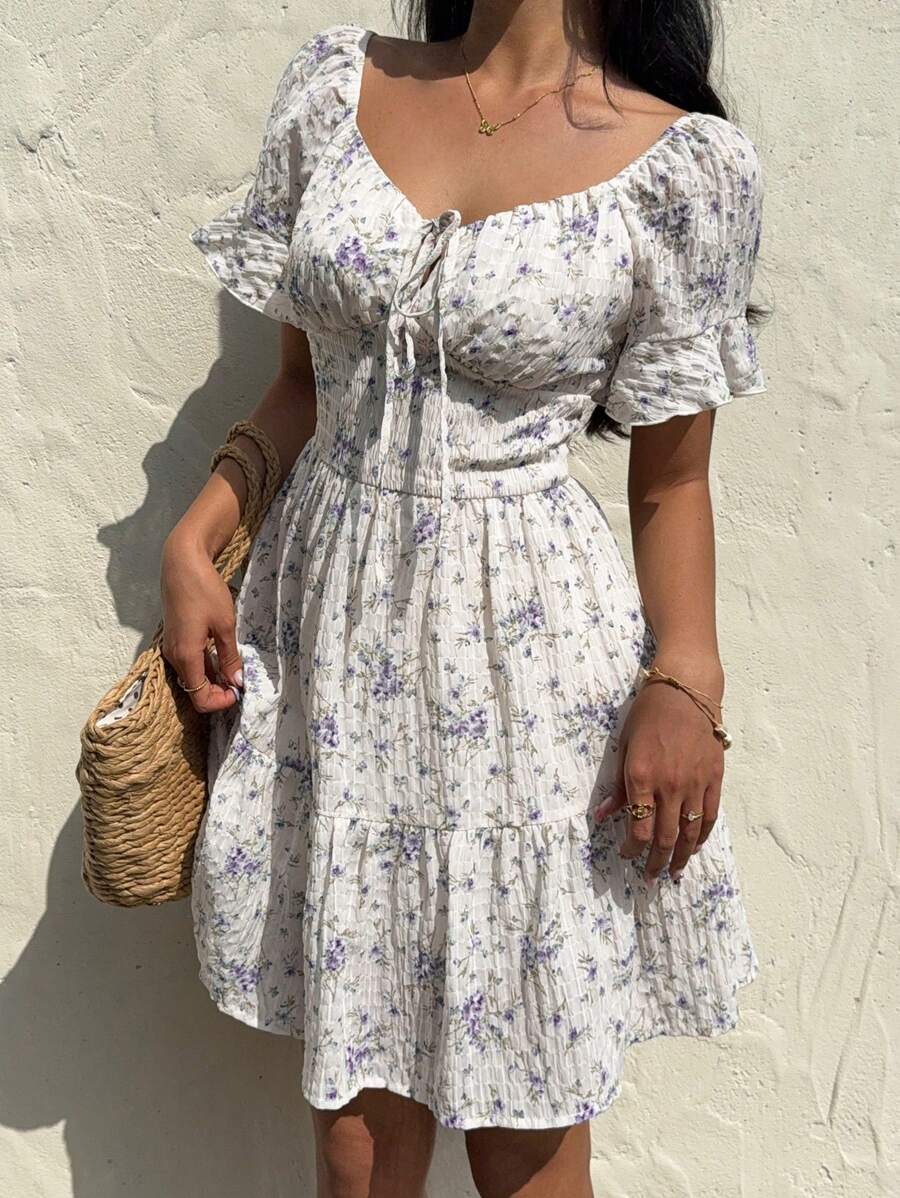 Nora – Blaues Blumenkleid Damen Kurzarm Sommer Urlaub Lässig