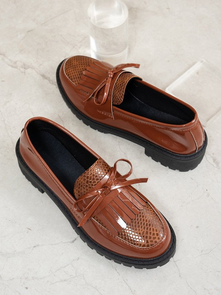 Damen Mokassins aus glänzendem Lackleder mit Zierschleife - Valeria