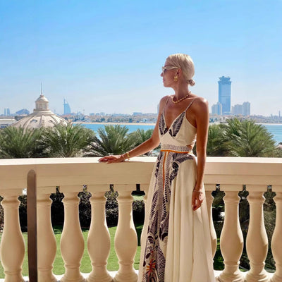 Silia - Langes Sommerkleid mit offenem Rücken und bedruckt