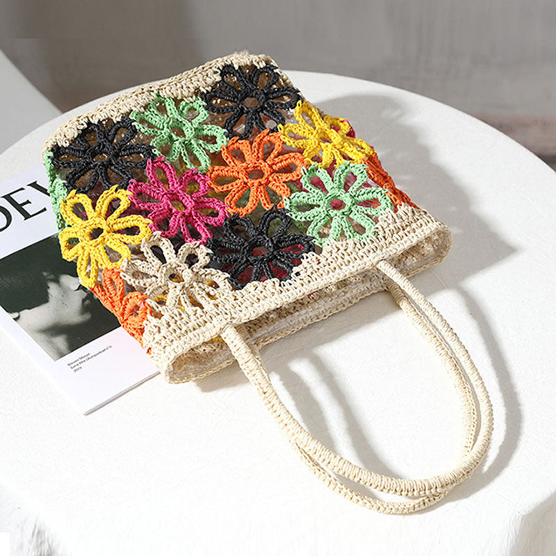 Schultertasche aus Stroh mit Blumenverzierung für Frauen