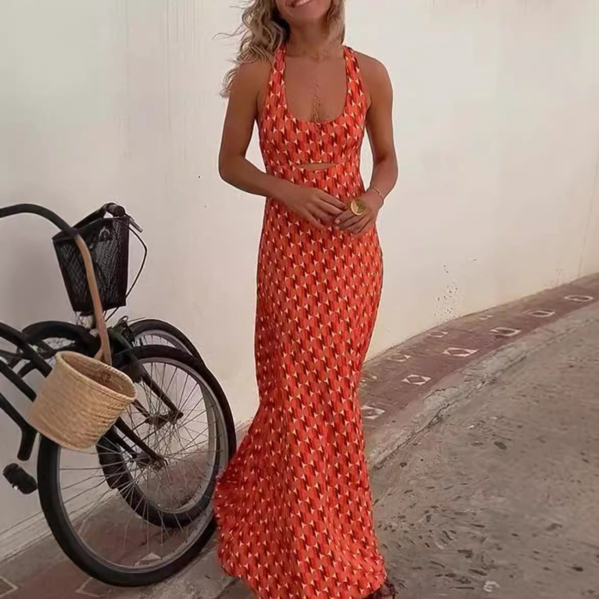 Nilla - Elegante Damenkleidermit Halfterkragen