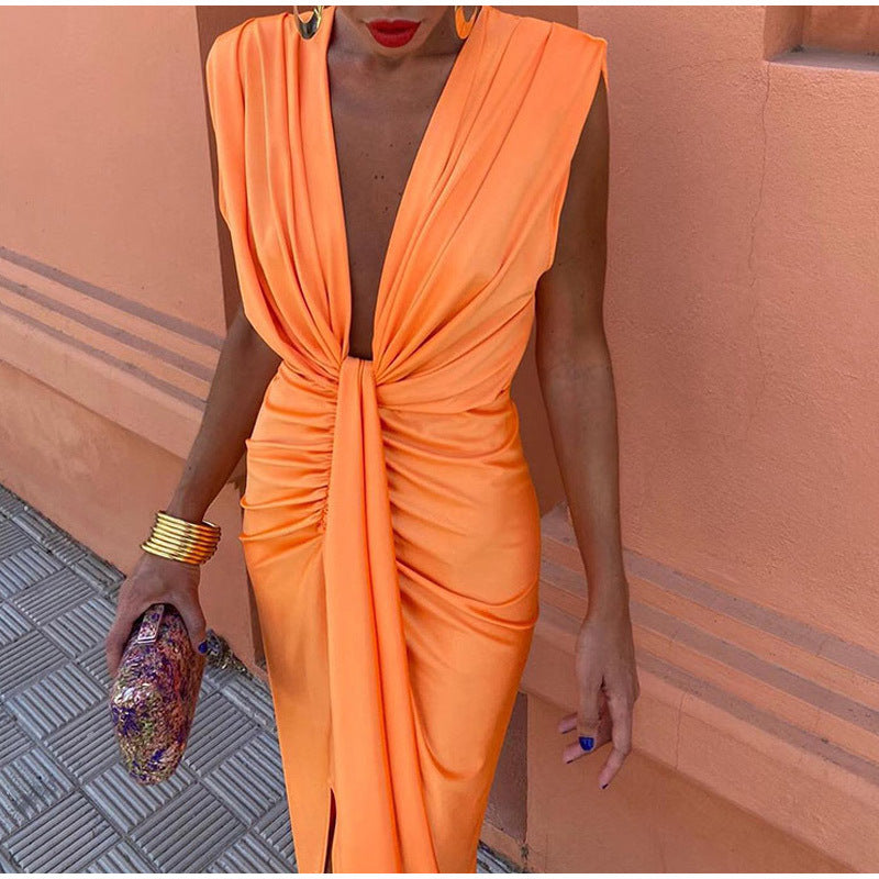 Antonia®️ | Festkleid mit tiefem Ausschnitt