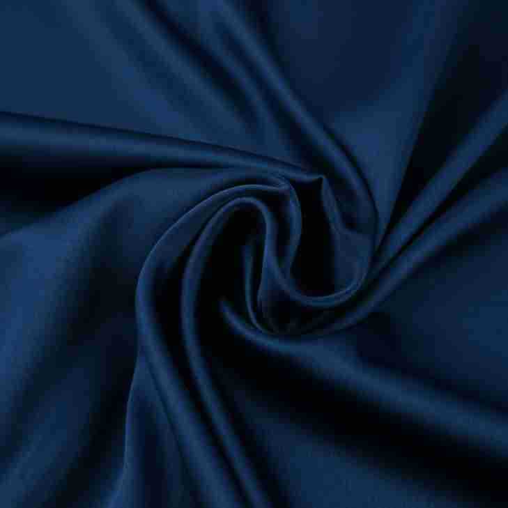 Brinja - Elegantes langes Abendkleid mit Ärmeln