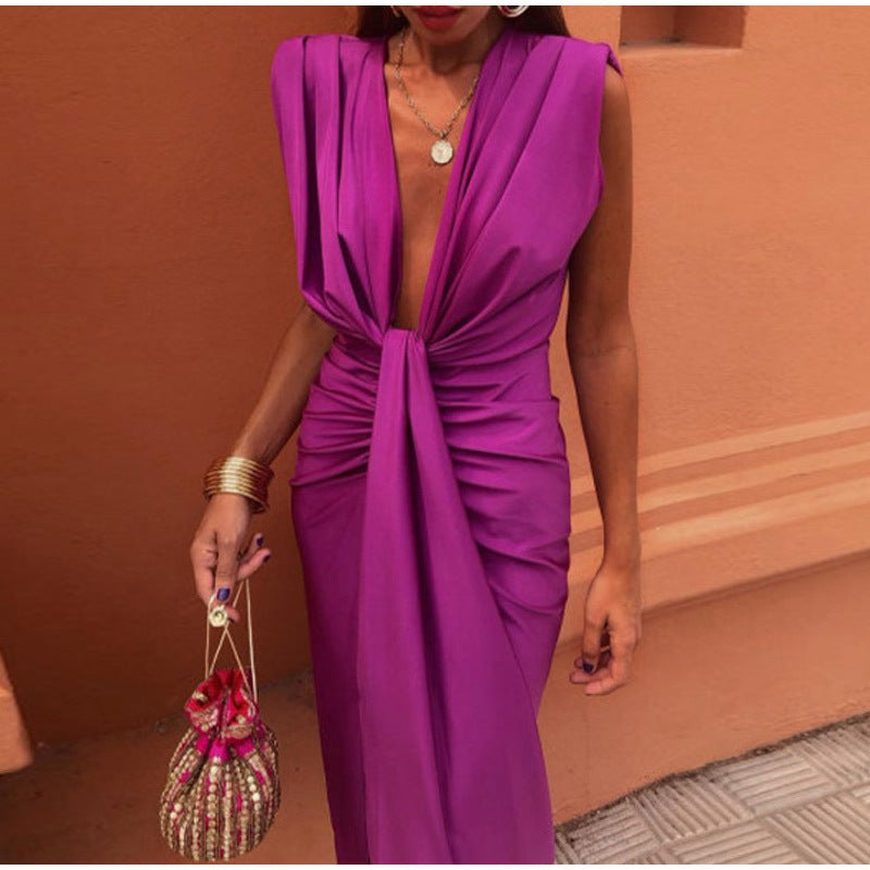 Antonia®️ | Festkleid mit tiefem Ausschnitt