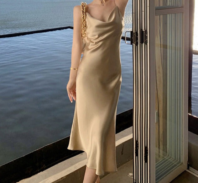 Avery - Midikleid aus Satin