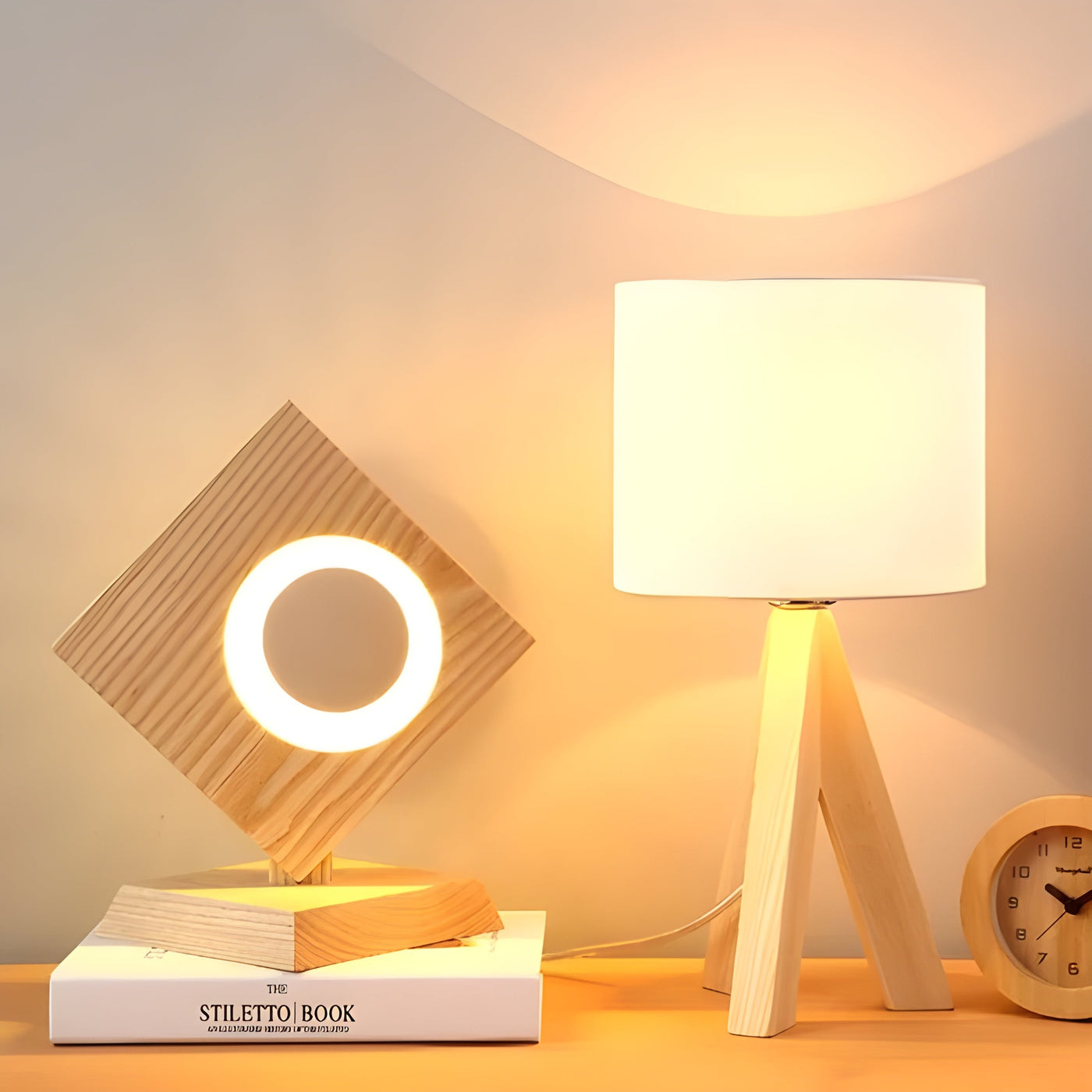 WoodFlow Lamp - Moderne LED-Augenschutz-Tischlampe aus Holz