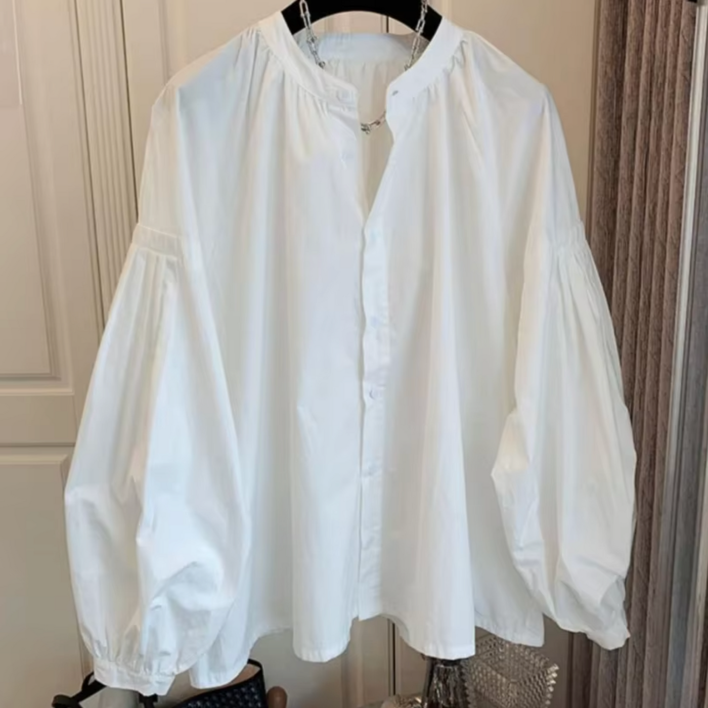 Quarisa – Übergroße Vintage-Bluse mit Puffärmeln