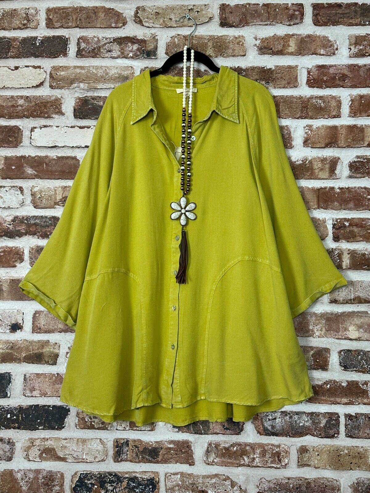 Ronella - Lässige Damenbluse mit Kragen und Knopfleiste