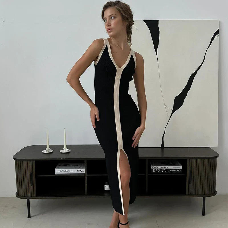 Charlotte® | Ärmelloses Kleid mit V-Ausschnitt