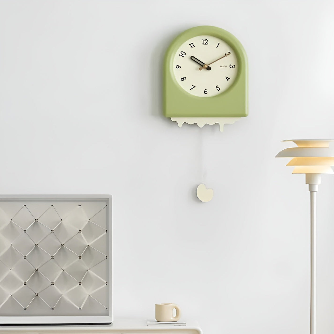 UrbanPendulum Clock - Moderner Schwingpendel-Wanduhr