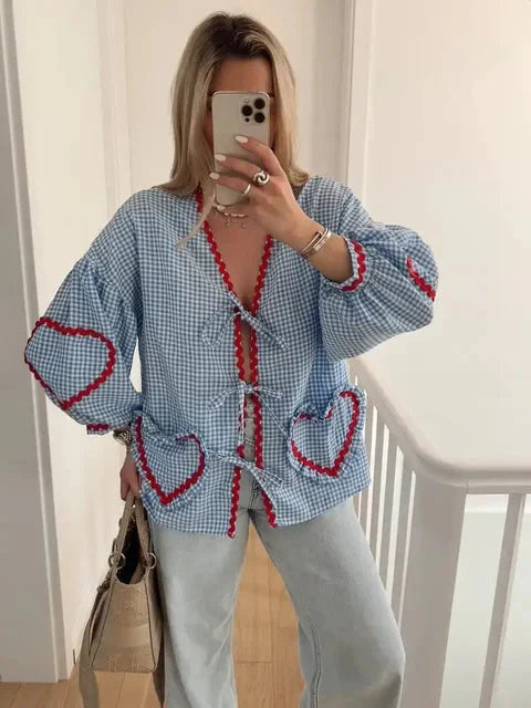 Top mit Herz Taschen und verspieltem Charme für Frauen