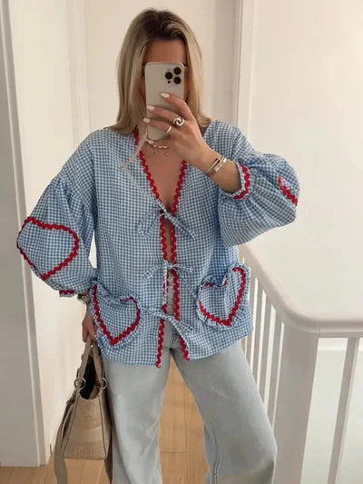 Top mit Herz Taschen und verspieltem Charme für Frauen