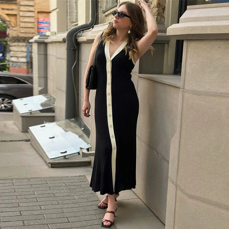 Charlotte® | Ärmelloses Kleid mit V-Ausschnitt