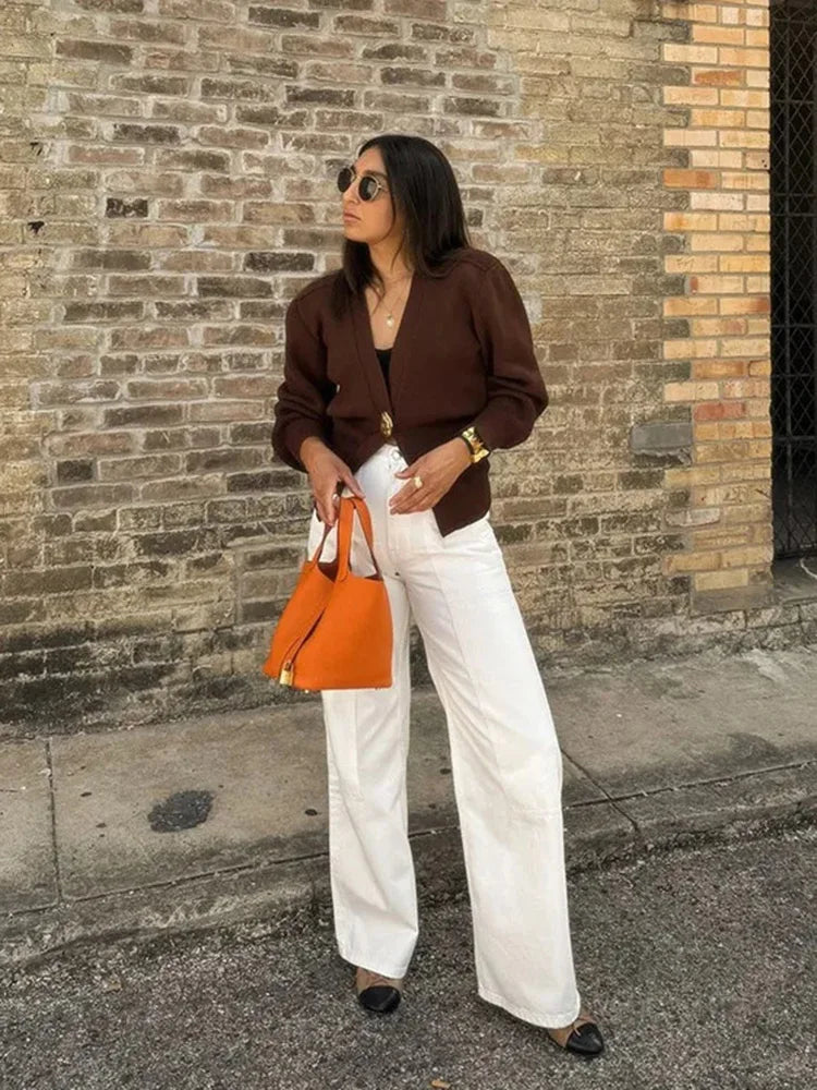 Brand & Belle | Eleganter Cardigan mit goldener Knopfverschluss