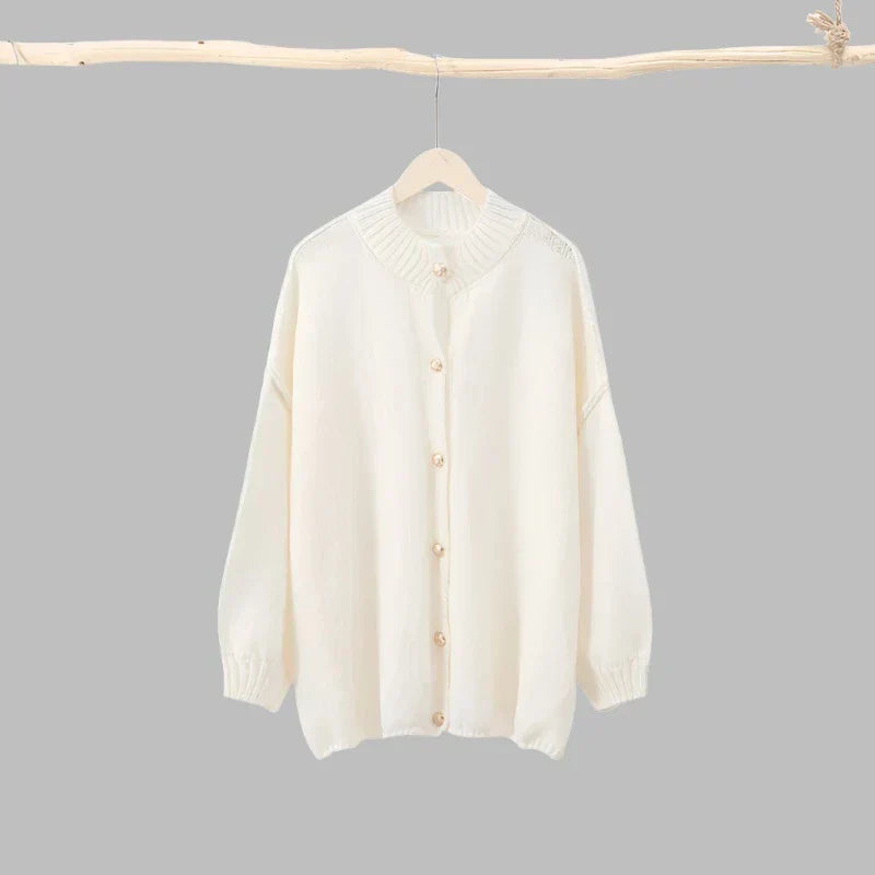 Brand & Belle | Strickjacke mit goldenen Knöpfen