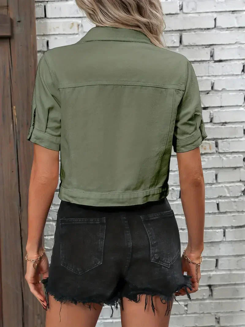 Damen-Jeansjacke mit kurzen Ärmeln und Druckknöpfen