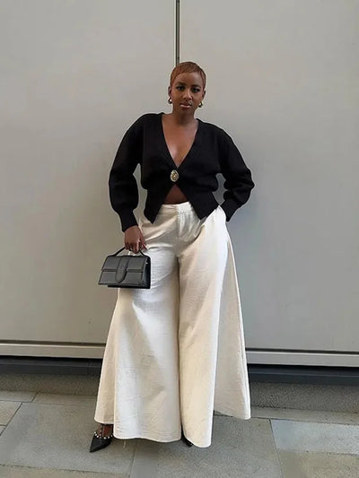 Brand & Belle | Eleganter Cardigan mit goldener Knopfverschluss