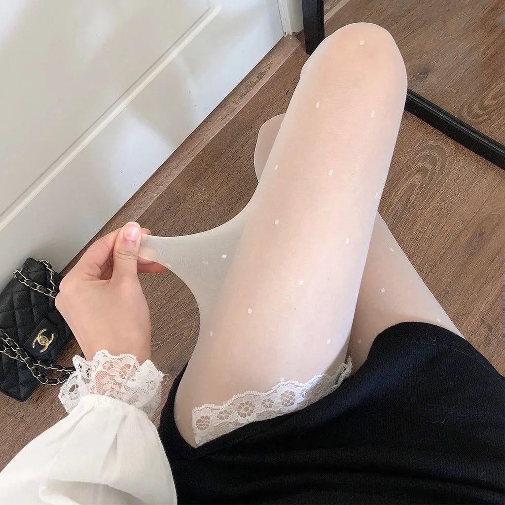 Stylische Damen-Strumpfhose im Herz- und Punkt-Stil