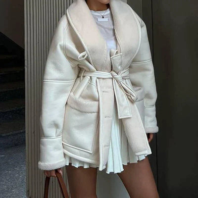 Modische Damenjacke mit Gürtel | Winter