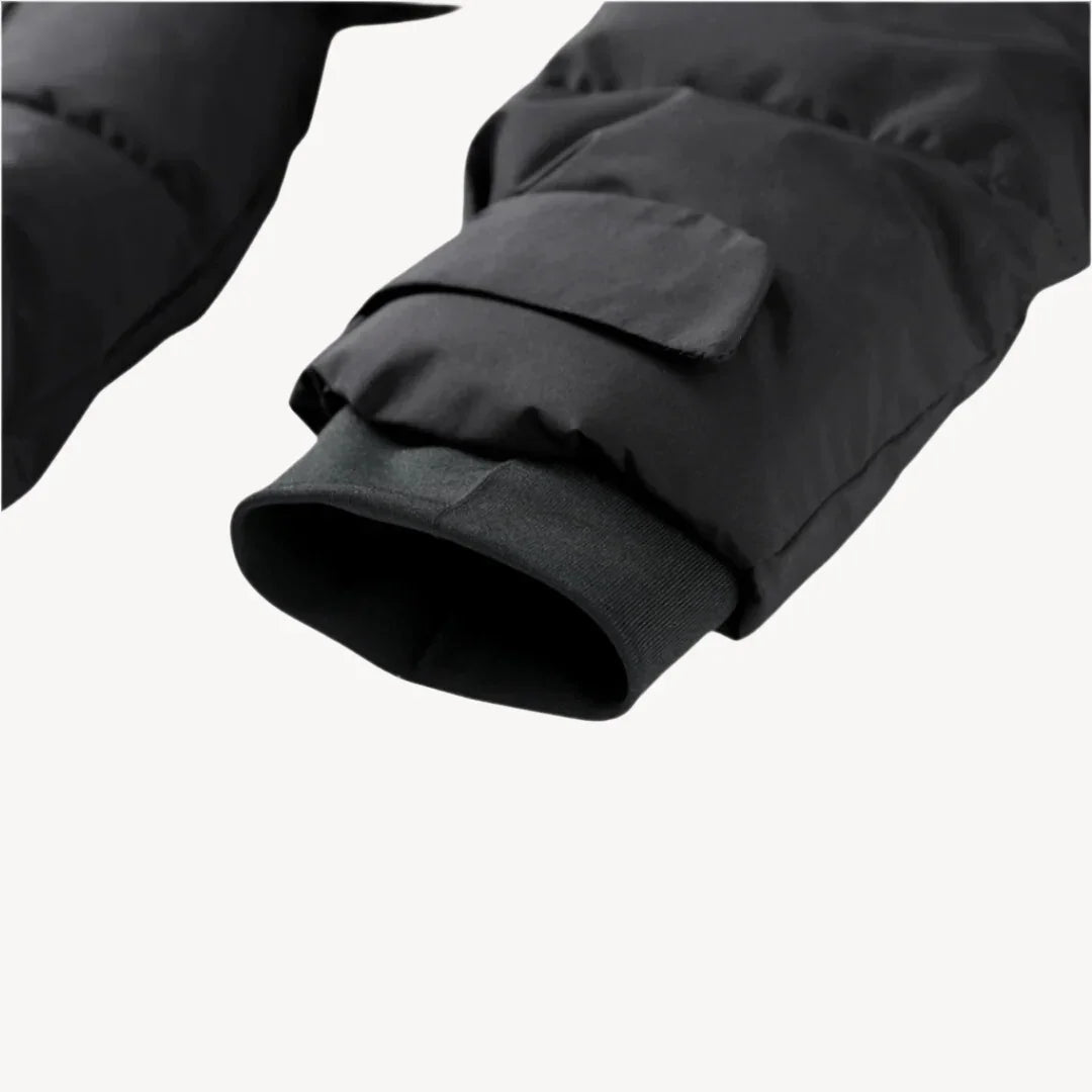 Stylische Pufferjacke mit Taillengürtel für kalte Tage