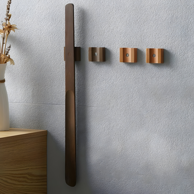 KomfortKick - Magnetischer Holz  Langer Schuhlöffel