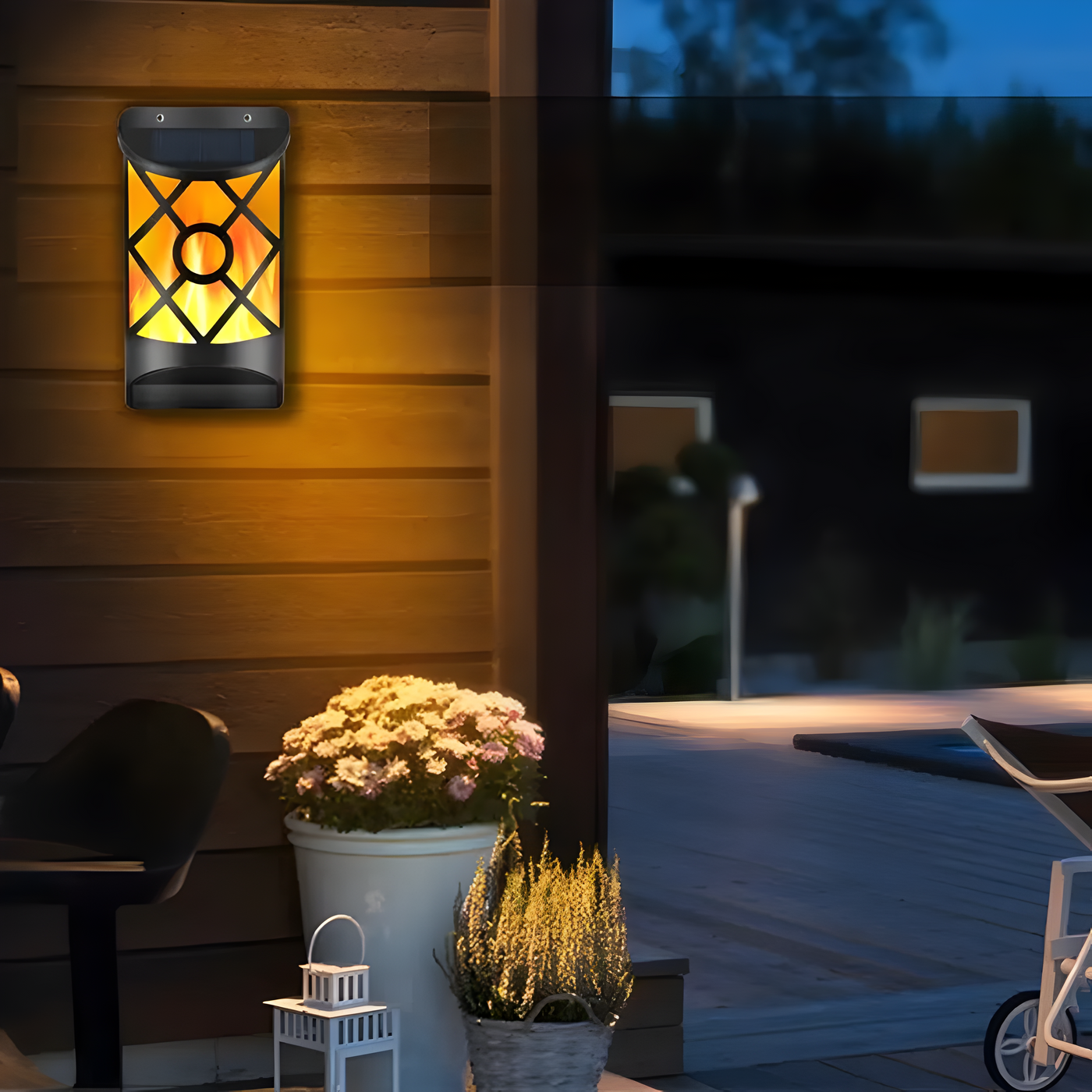 FlameGlow Lights -  2 Stück  Außenleuchten Solarbetriebene Led-Wandleuchte