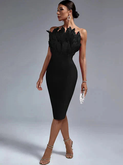 Figurbetontes Bandagekleid mit Federn und edlem Finish für Frauen