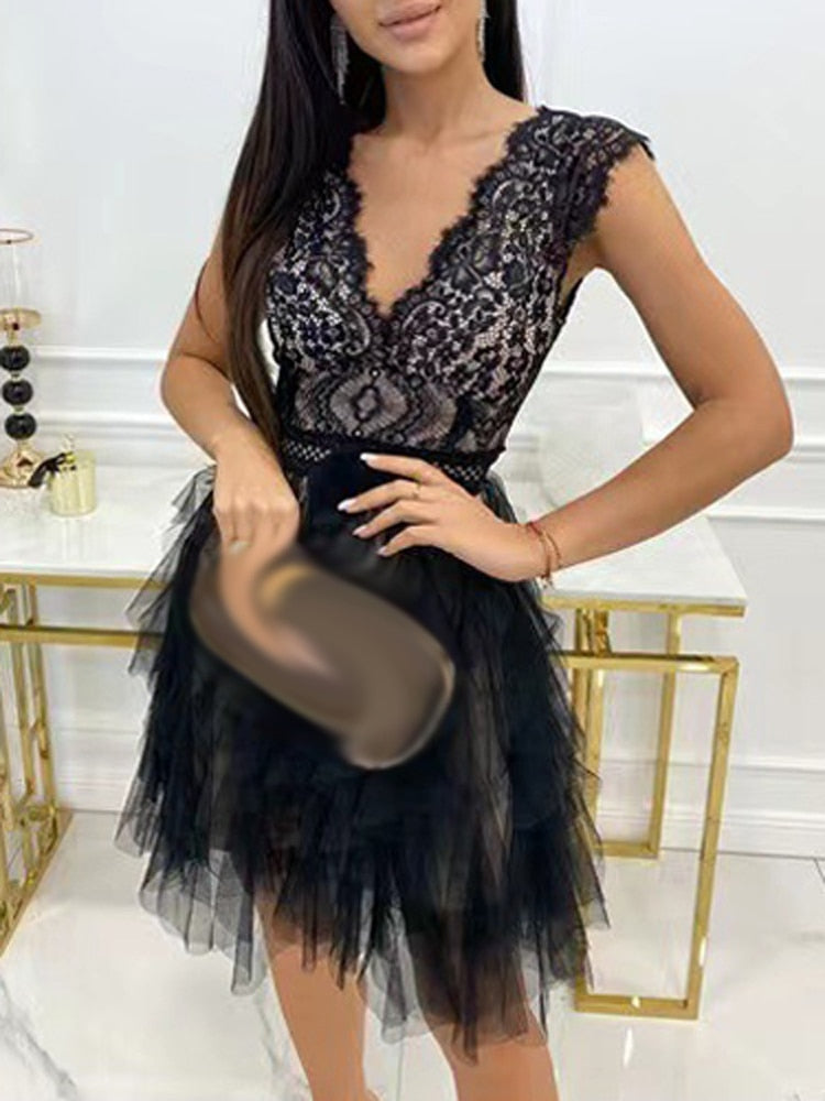 Glamouröses Cocktailkleid mit schickem Charme für Damen