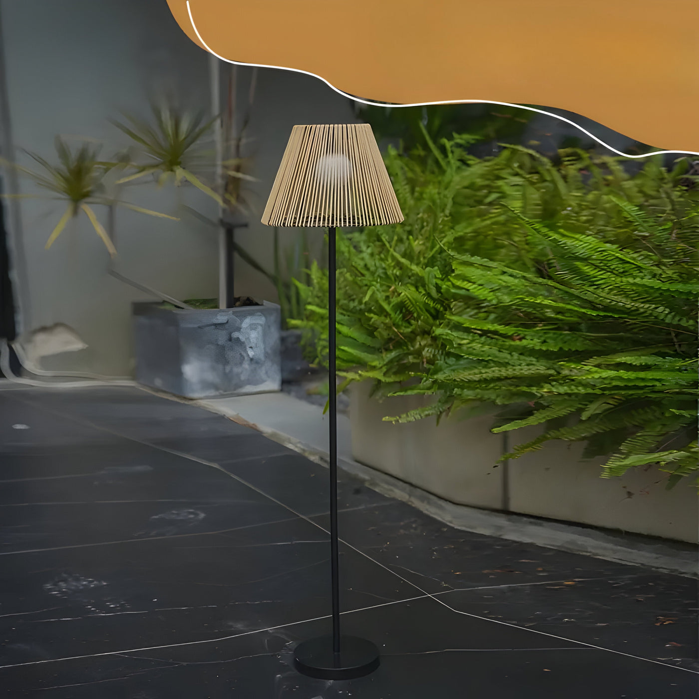 AmberReed Light – Solarbetriebene LED Stehlampe für Außenbereich