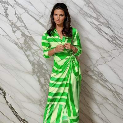 Amira Kleid | Auffälligem Druck für Eleganz und Stil