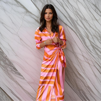 Amira Kleid | Auffälligem Druck für Eleganz und Stil