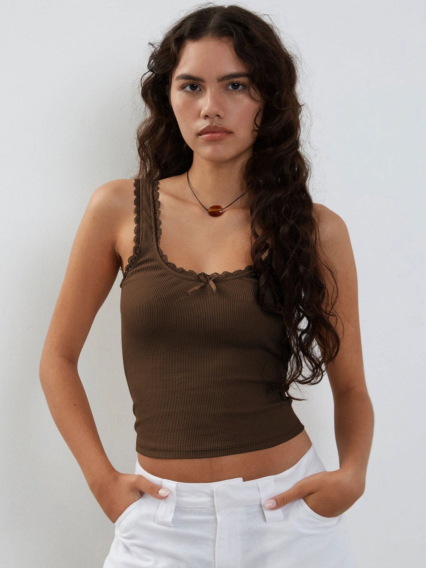 Lea | Romantisches Ripp-Tanktop mit Spitzenbesatz