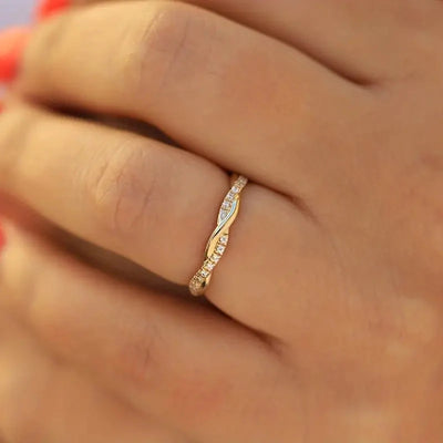 Geflochtener gedrehter Ring für Damen