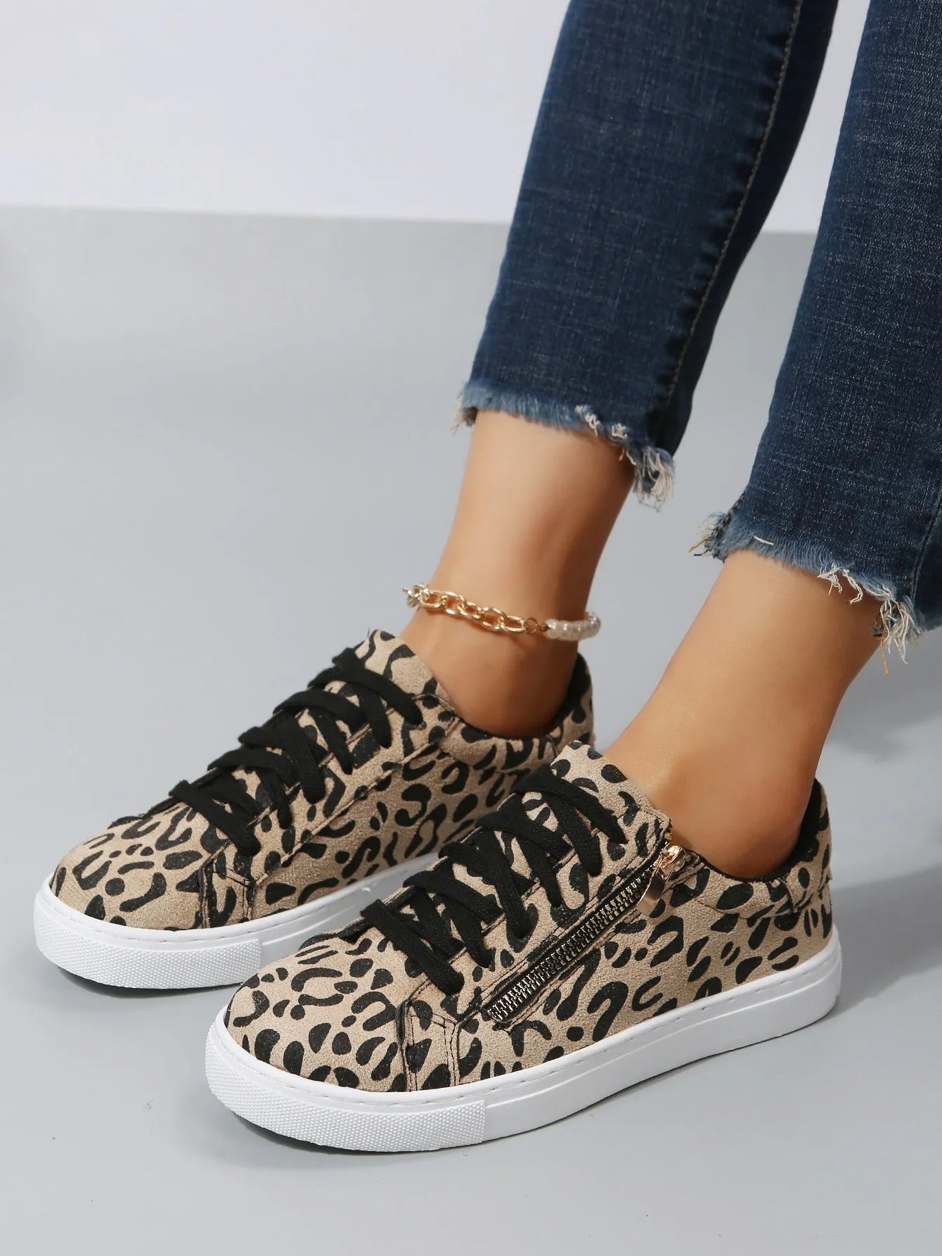 Lässige Damen-Turnschuhe mit Tiermotiv und seitlichem Reißverschluss - Camila