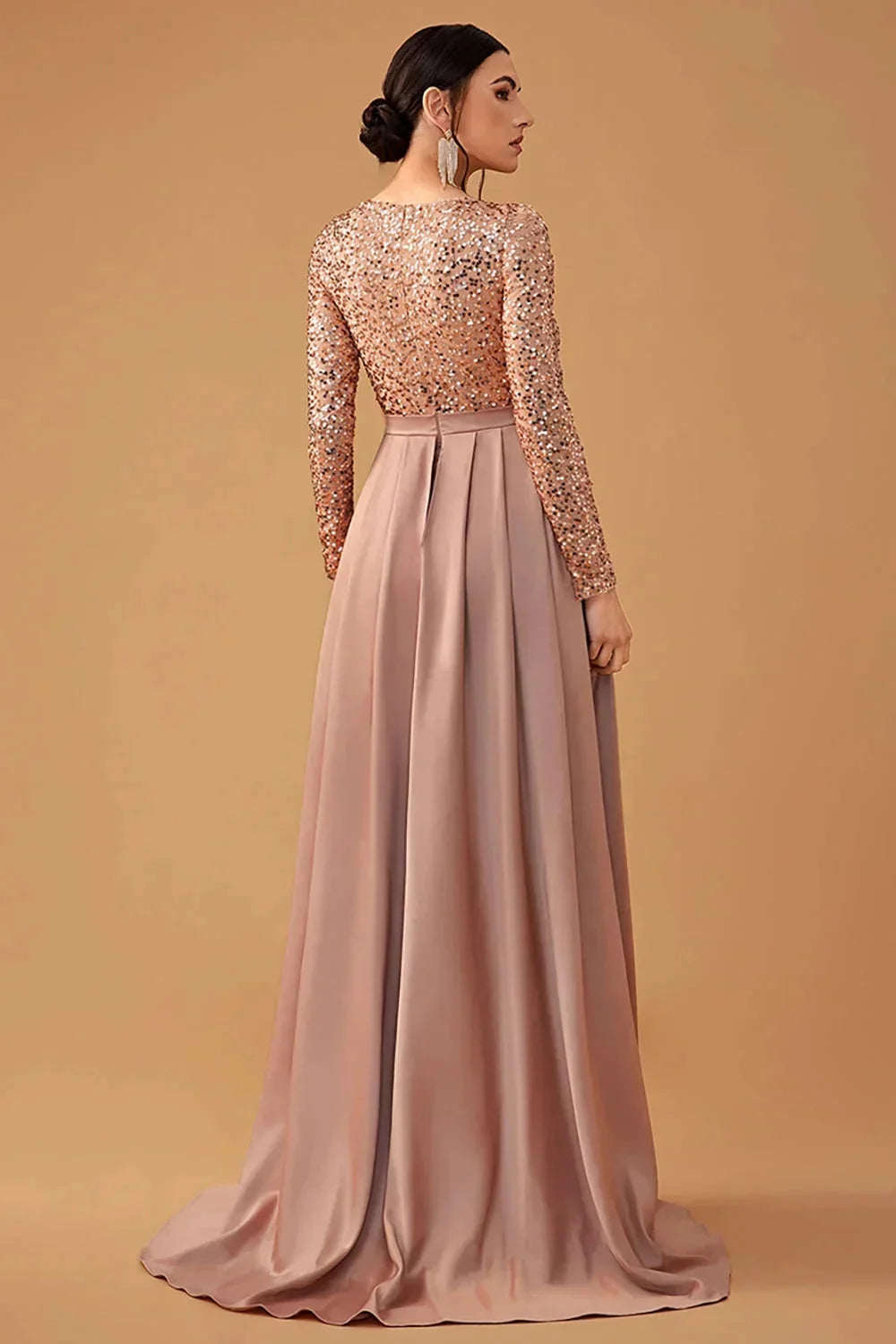 Damen Abendkleid mit Paillettenoberteil und fließendem Rock