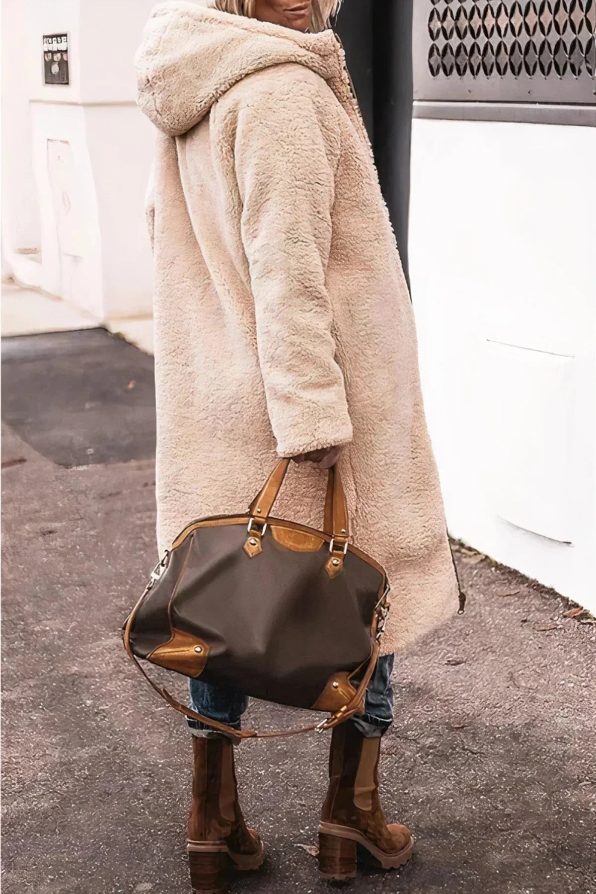 Damen Langer Wintermantel mit Kapuze und Teddyfutter