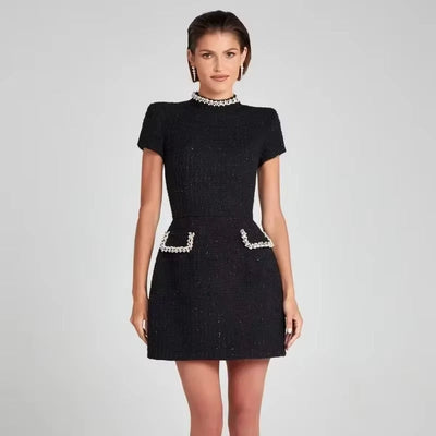 Kurzes Tweedkleid für Damen mit weißen Retro-Perlen - Clarisse