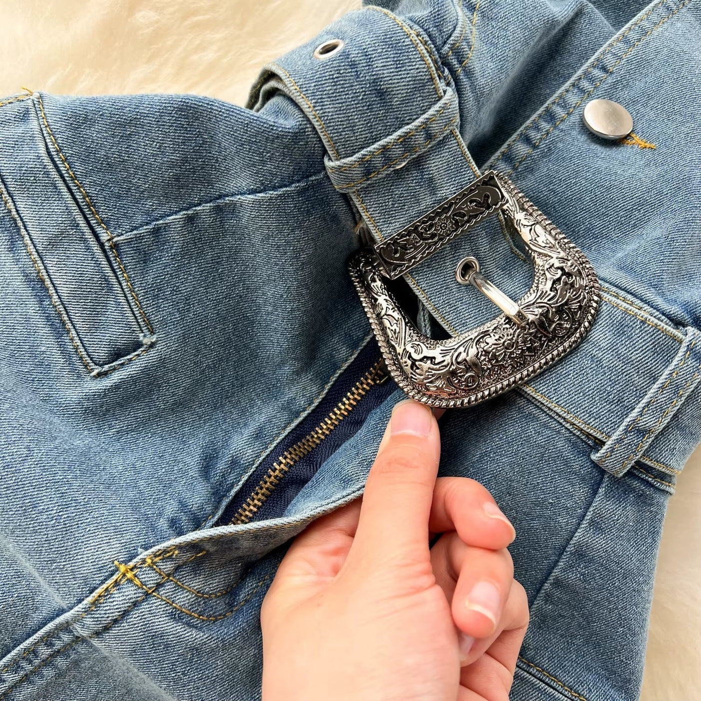 Trägerloses Kleid aus Denim mit Gürtel im Western-Stil - Dakota