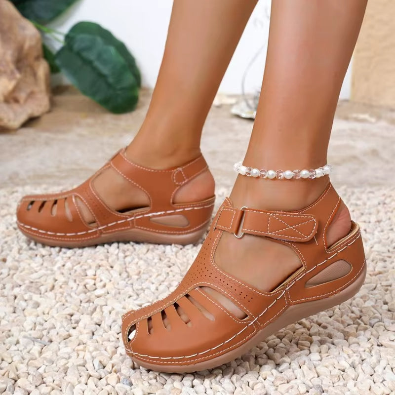 Damen-Sandalen mit durchbrochenem Schnitt und ergonomischer Sohle - Mariela