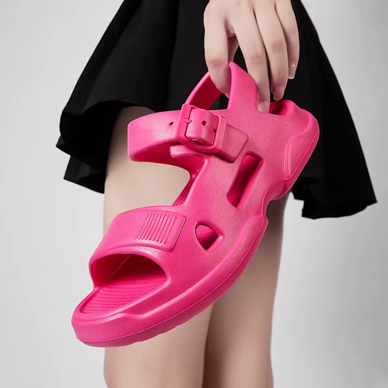 Leichte Damensandalen mit verstellbarer Schnalle - Estela